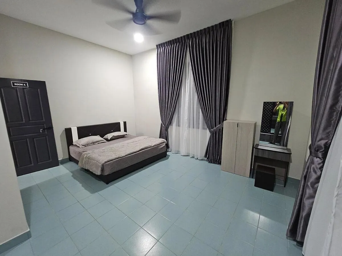 2Nd Floor Of A Bunglow House At Nong Chik, Jb Johor Bahru Malezja